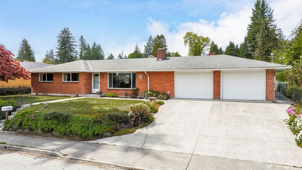 Photo of 7304 Beverly Boulevard, Everett, WA 98203 (MLS # 2370856)