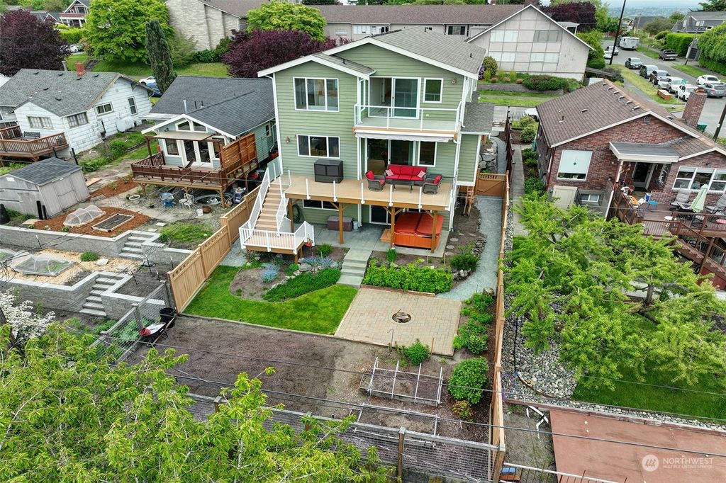 Photo of 3919 41st Avenue SW, Seattle, WA 98116 (MLS # 2237922)