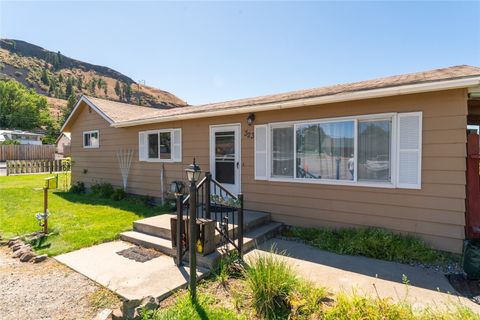 Photo of 323 E Grand Coulee Avenue, Grand Coulee, WA 99133 (MLS # 2417861)