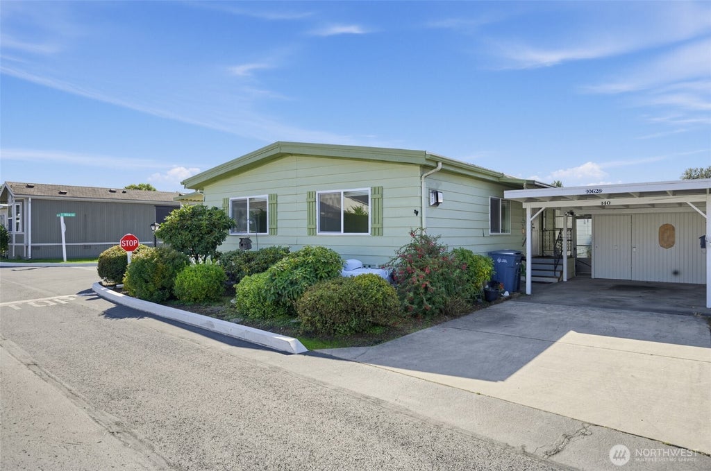 Photo of 10628 60th Street Court E #140, Puyallup, WA 98372 (MLS # 2590960)