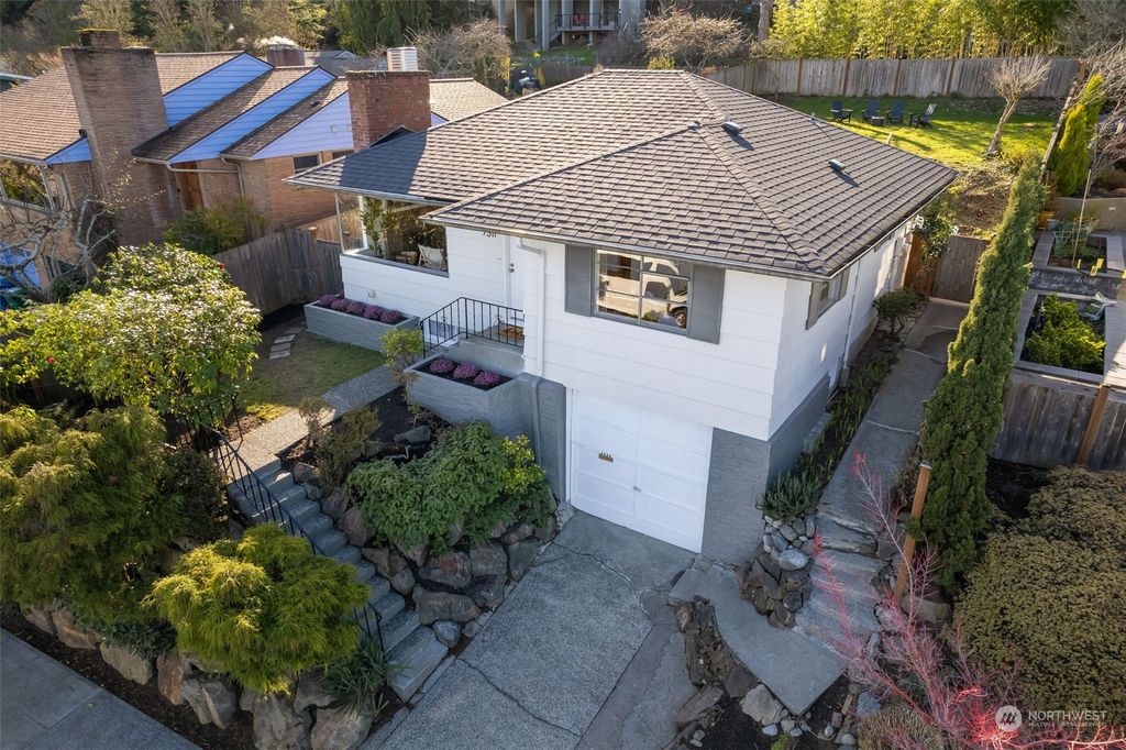 Photo of 7311 58th Avenue NE, Seattle, WA 98115 (MLS # 2206972)