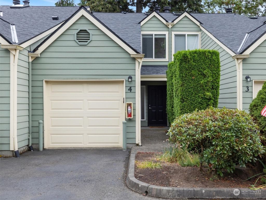Photo of 451 S 328th Street #4A, Federal Way, WA 98003 (MLS # 2272278)