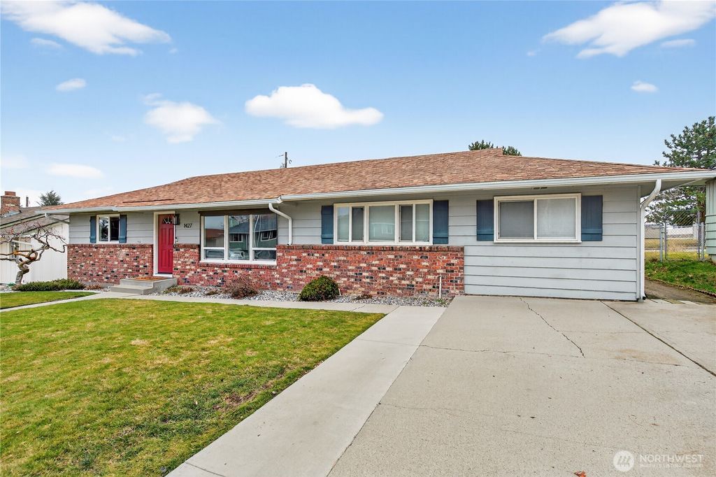 Photo of 1427 Seneca Street S, Wenatchee, WA 98801 (MLS # 2477571)