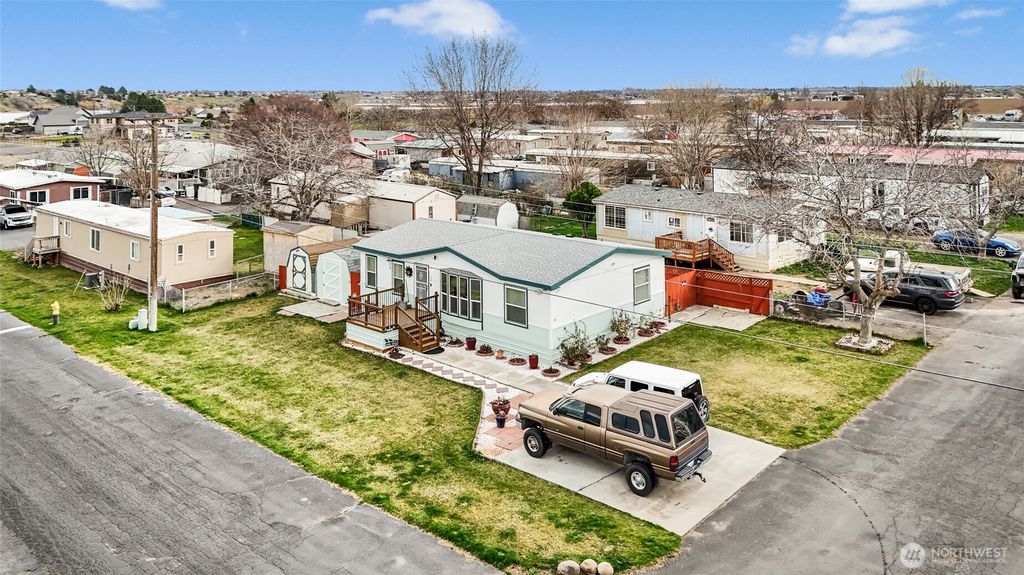 Photo of 3057 Road H NE #21, Moses Lake, WA 98837 (MLS # 2496361)