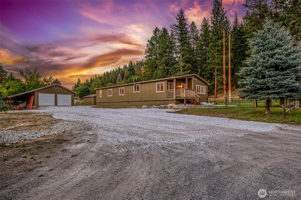 Photo of 47 Oak Orchard Lane, Leavenworth, WA 98826 (MLS # 2575835)