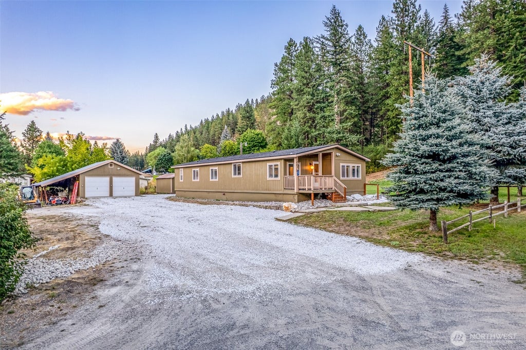 Photo of 47 Oak Orchard Lane, Leavenworth, WA 98826 (MLS # 2575835)