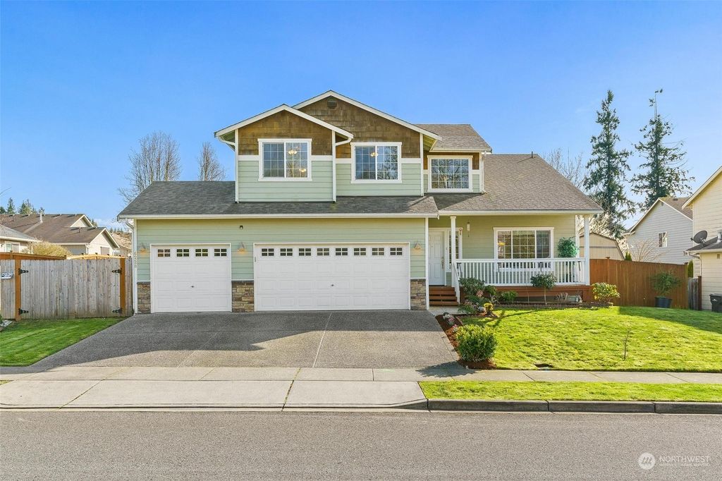 Photo of 6228 107th Pl Ne Pl, Marysville, WA 98270 (MLS # 2208456)