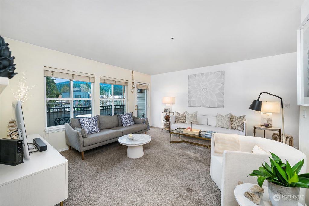 Photo of 175 1st Place NW #101, Issaquah, WA 98027 (MLS # 2021751)