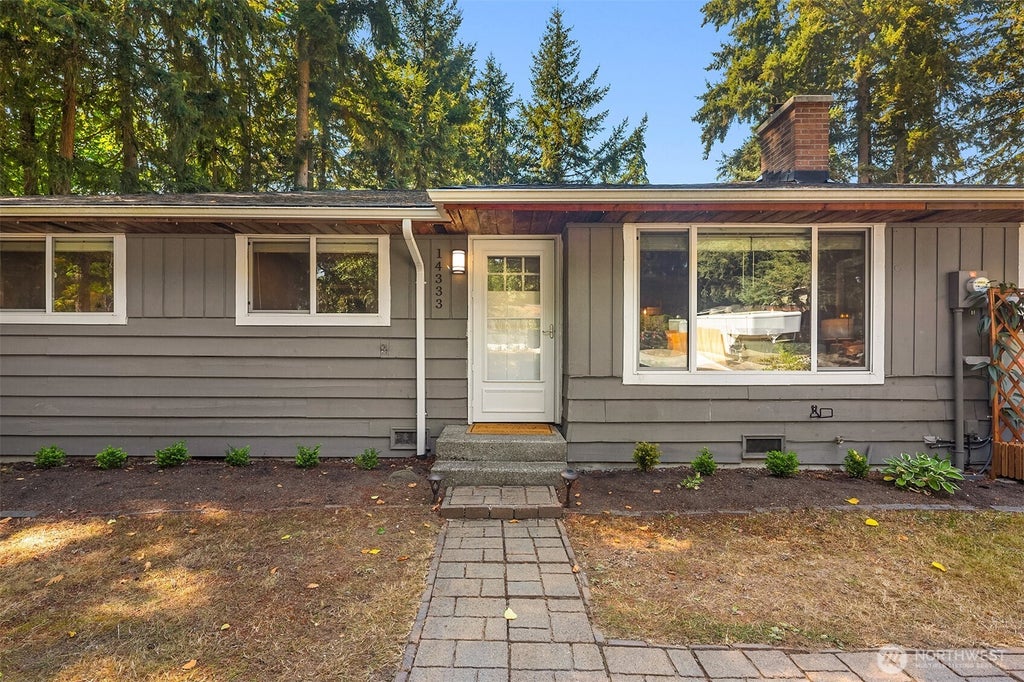 Photo of 14333 165th Place SE, Renton, WA 98059 (MLS # 2571213)