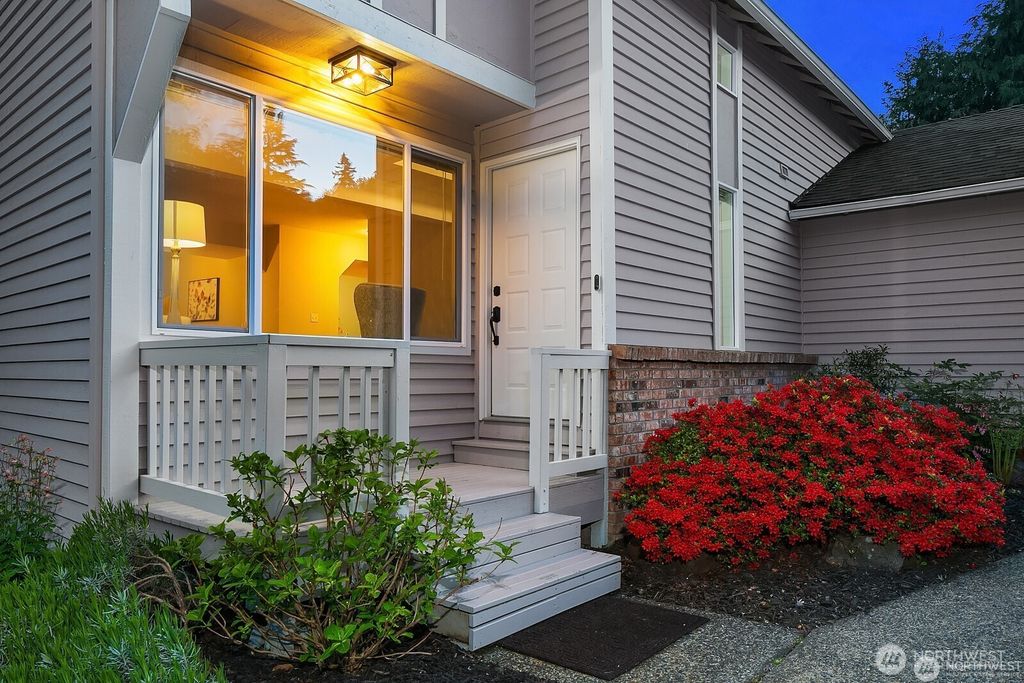 Photo of 9313 NE 126th Place, Kirkland, WA 98034 (MLS # 2517625)