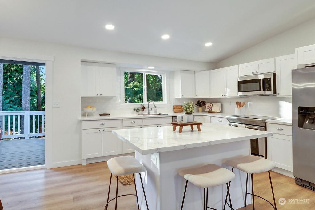 Photo of 2029 Timber Trail Trl, Bothell, WA 98012 (MLS # 2161924)