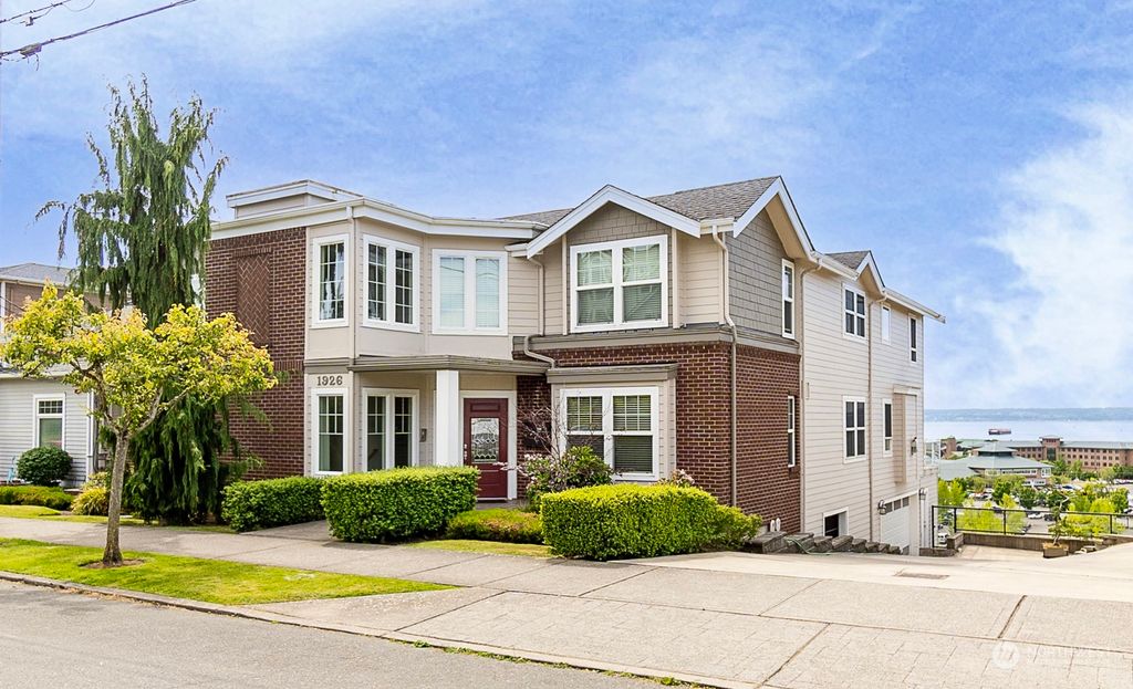 Photo of 1926 Grand Avenue #101, Everett, WA 98201 (MLS # 2101647)