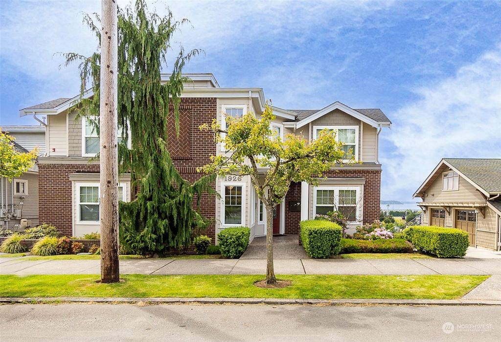 Photo of 1926 Grand Avenue #101, Everett, WA 98201 (MLS # 2101647)
