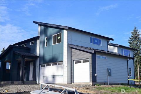 Photo of 316 SW 365th Street #6, Federal Way, WA 98023 (MLS # 2414734)