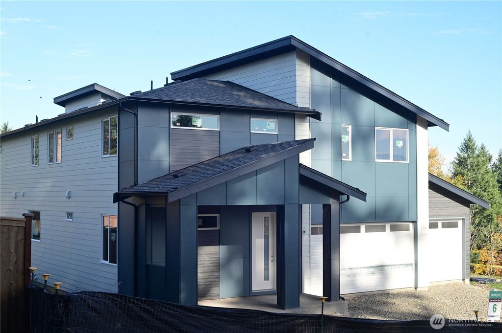 Photo of 316 SW 365th Street #6, Federal Way, WA 98023 (MLS # 2414734)