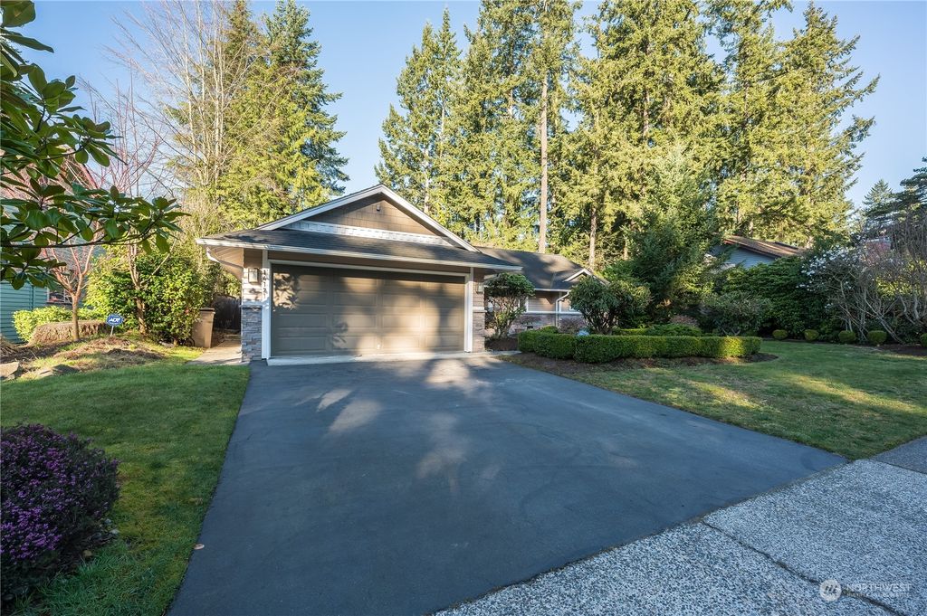 Photo of 14121 117th Place NE, Kirkland, WA 98034 (MLS # 2199453)