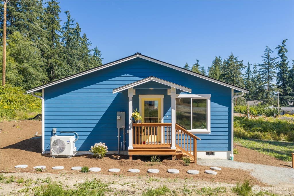 Photo of 6884 Helena Street, Clinton, WA 98236 (MLS # 2574624)
