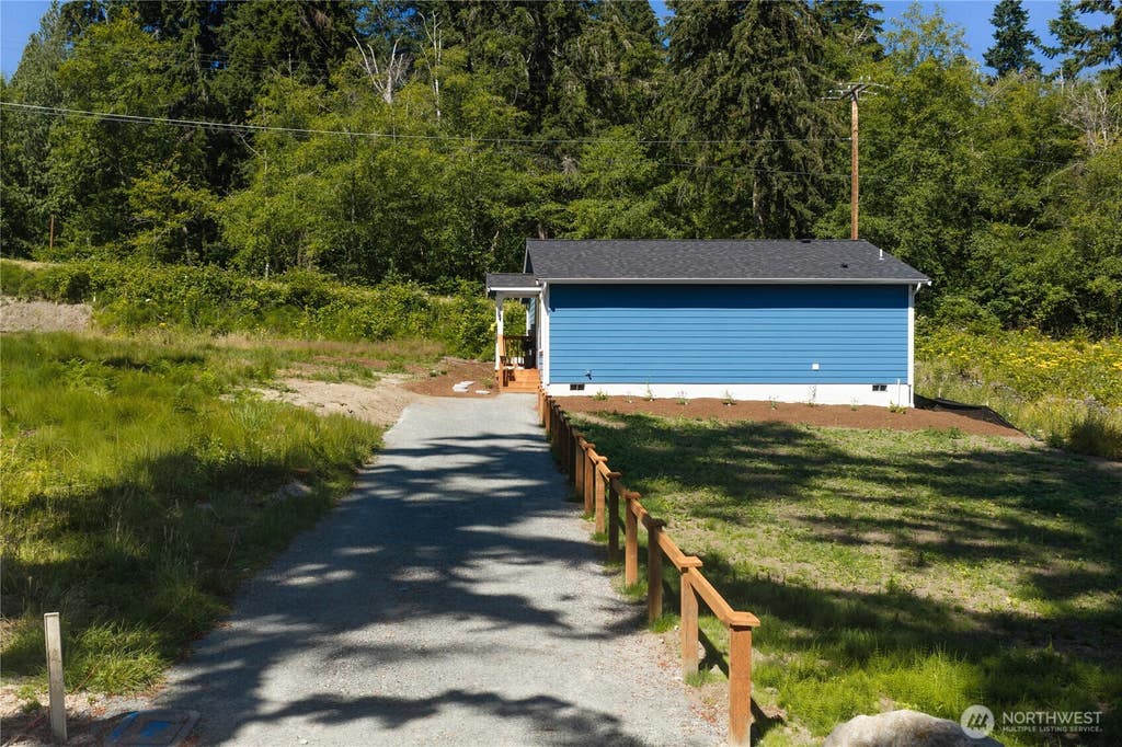 Photo of 6884 Helena Street, Clinton, WA 98236 (MLS # 2574624)