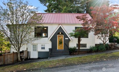 Photo of 3211 Porter Street, Bremerton, WA 98312 (MLS # 2446603)