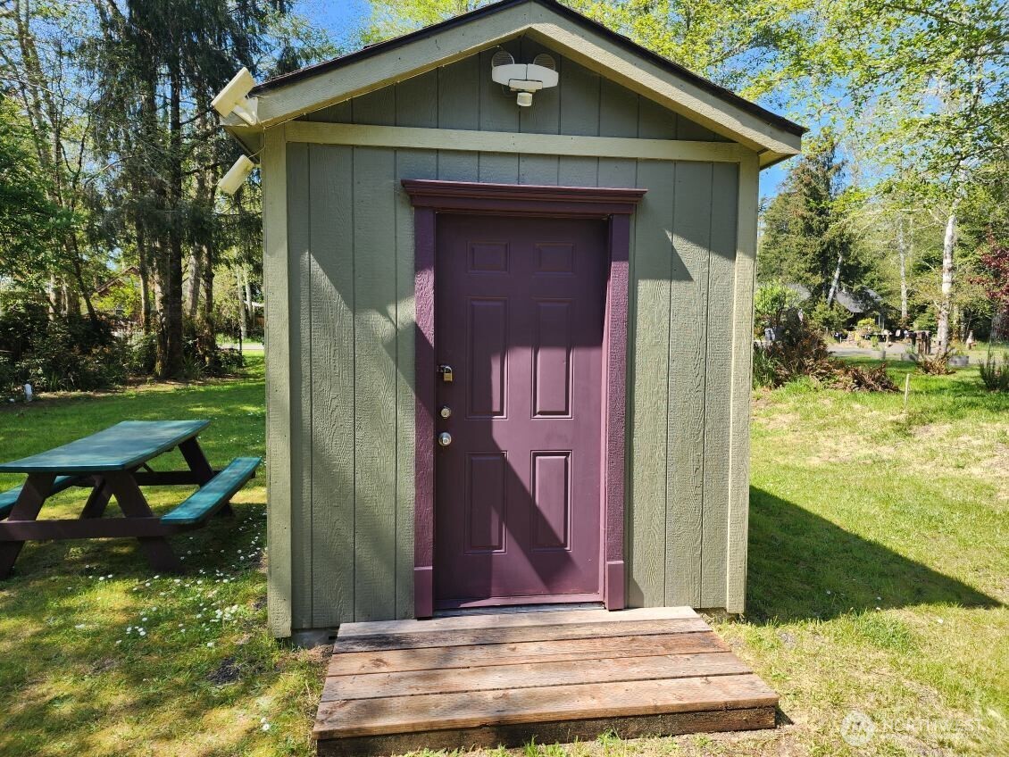 284 Duck Lake Drive NE