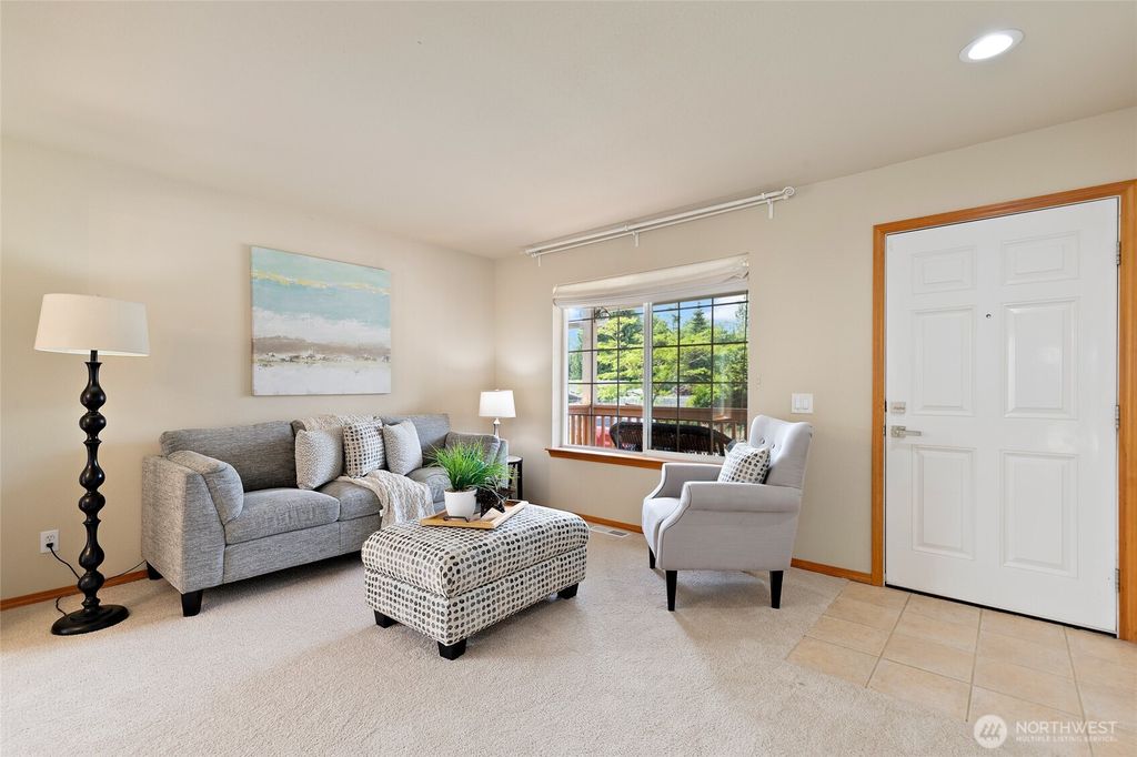 Photo of 2406 119th Street SW #D2, Everett, WA 98204 (MLS # 2396790)