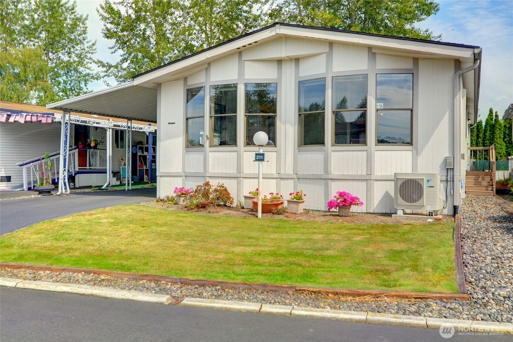 Photo of 5900 64th Street NE #211, Marysville, WA 98270 (MLS # 2401800)