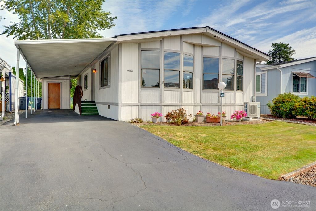 Photo of 5900 64th Street NE #211, Marysville, WA 98270 (MLS # 2401800)