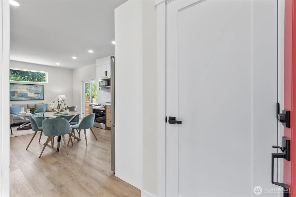 Photo of 1415 Martin Luther King Jr Way, Seattle, WA 98122 (MLS # 2569224)