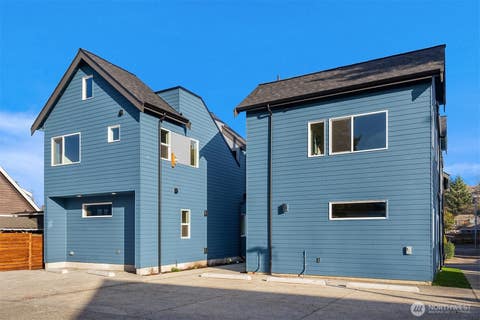 Photo of 1415 Martin Luther King Jr Way, Seattle, WA 98122 (MLS # 2569224)