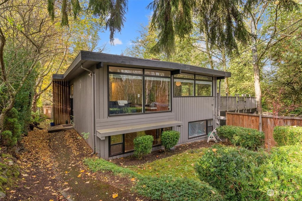Photo of 10415 15th Avenue NE, Seattle, WA 98125 (MLS # 2311002)