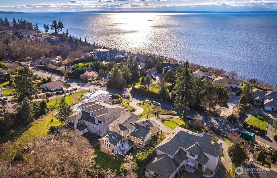 10601 Marine View Drive