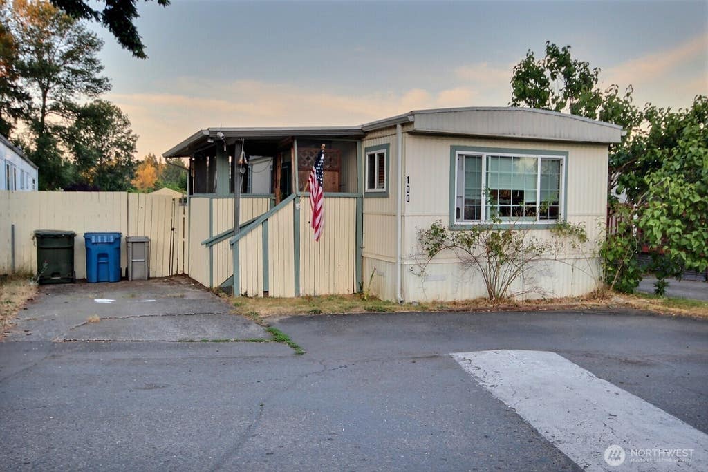 Photo of 15232 SE 272nd Street #100, Kent, WA 98042 (MLS # 2551132)