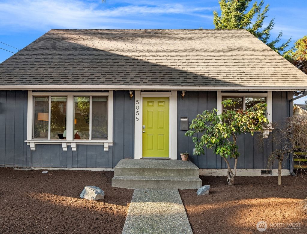 Photo of 5055 7th Avenue NE, Seattle, WA 98105 (MLS # 2470576)