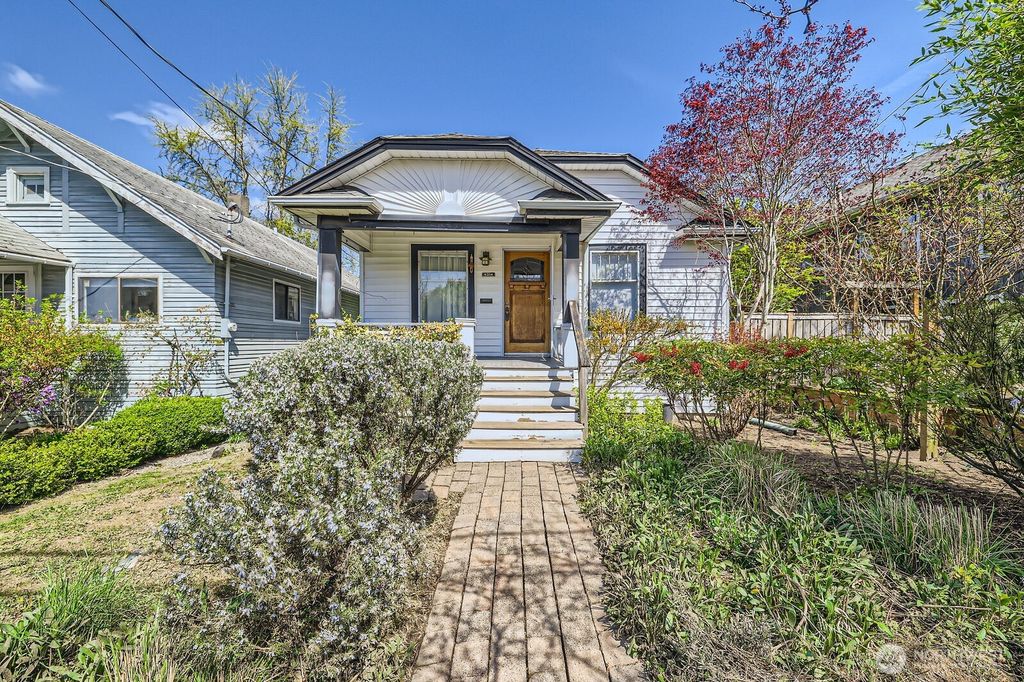 Photo of 4514 S Lucile Street, Seattle, WA 98118 (MLS # 2358015)