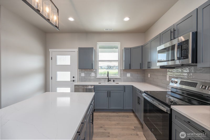 6651 Clubhouse Drive SE 92