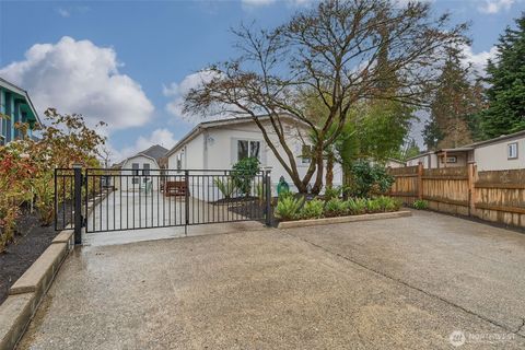 Photo of 12825 NE 198th Court, Bothell, WA 98011 (MLS # 2498944)