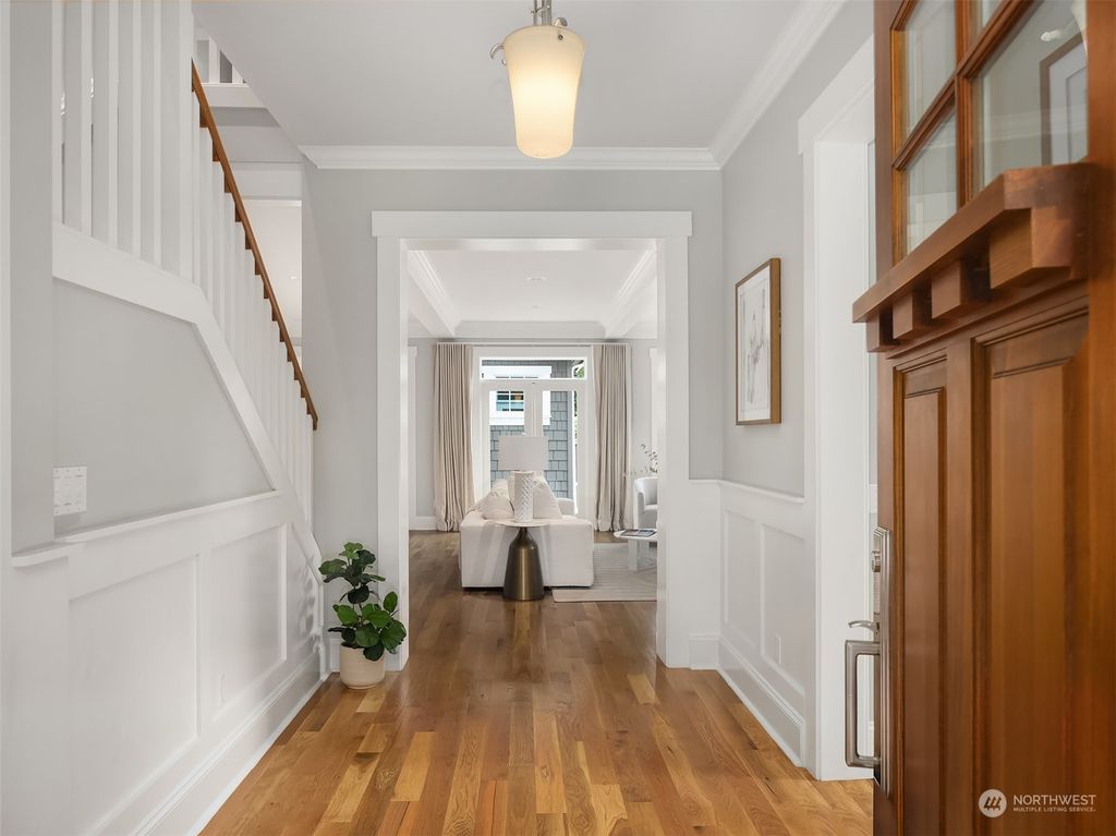 Photo of 1504 37th Avenue E, Seattle, WA 98112 (MLS # 2256192)