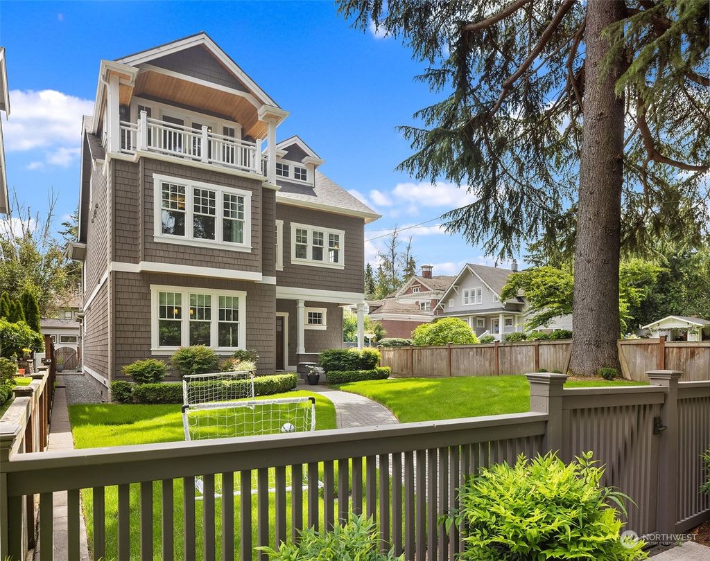 Photo of 1504 37th Avenue E, Seattle, WA 98112 (MLS # 2256192)