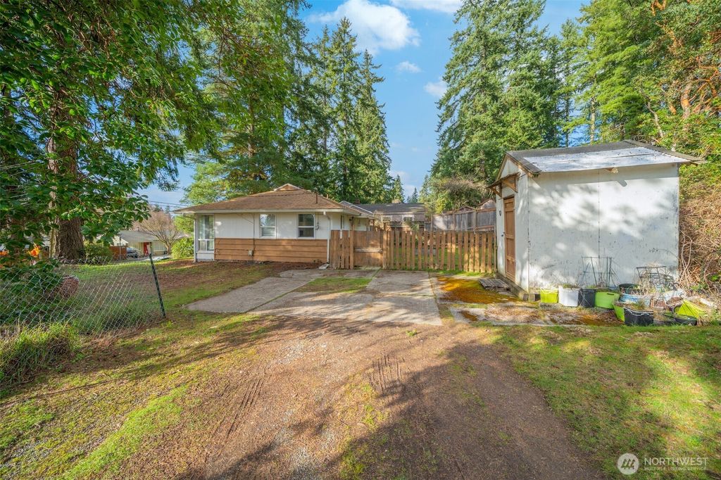 Photo of 18804 10th Avenue NE, Shoreline, WA 98155 (MLS # 2487907)