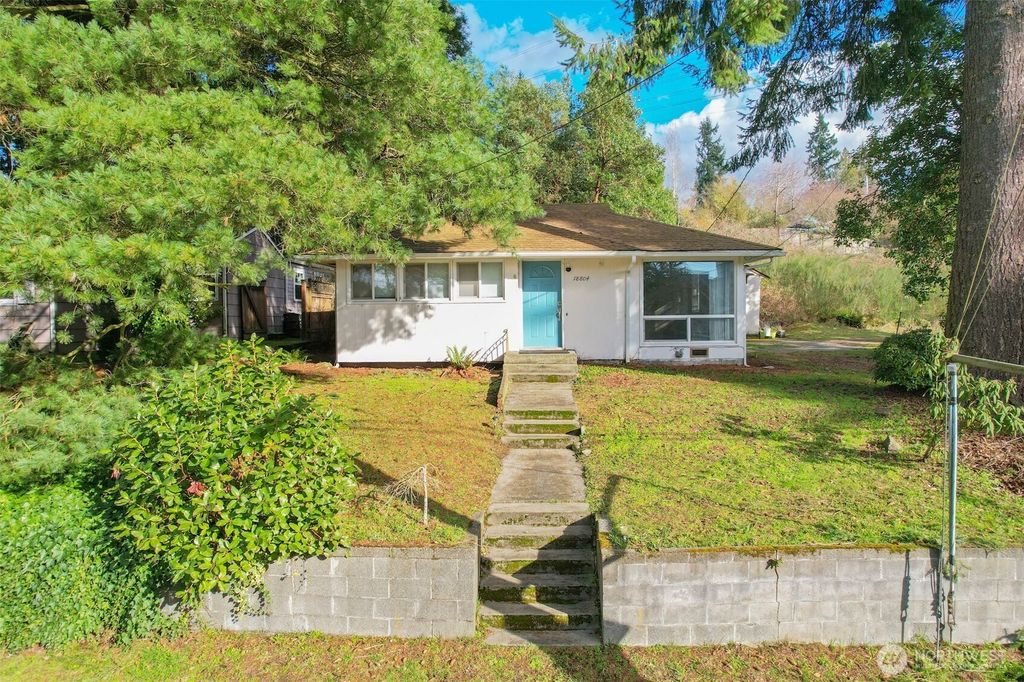 Photo of 18804 10th Avenue NE, Shoreline, WA 98155 (MLS # 2487907)