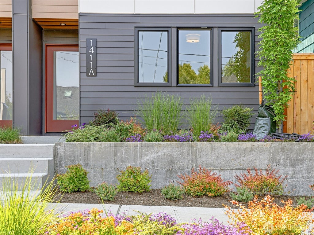 Photo of 1411 A N 48th Street, Seattle, WA 98103 (MLS # 2588073)