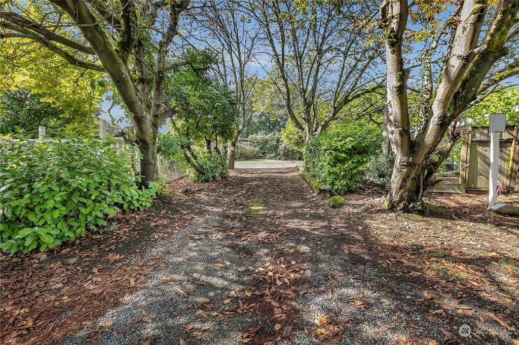 Photo of 103 SW 108th Street, Seattle, WA 98146 (MLS # 2166428)