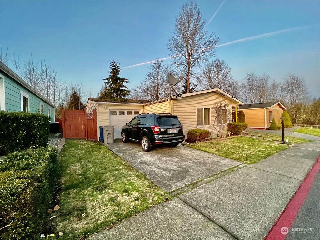 Photo of 15034 SE 274th Place #124, Kent, WA 98042 (MLS # 2029608)