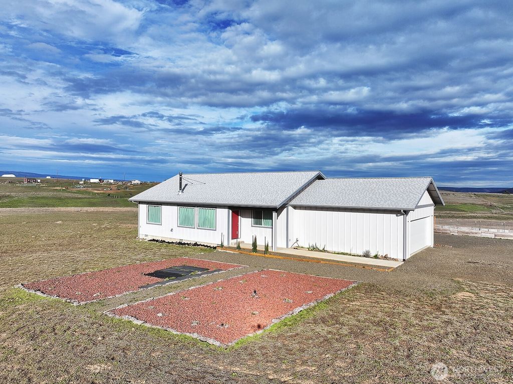 Photo of 15 Levin Lane, Goldendale, WA 98620 (MLS # 2487198)