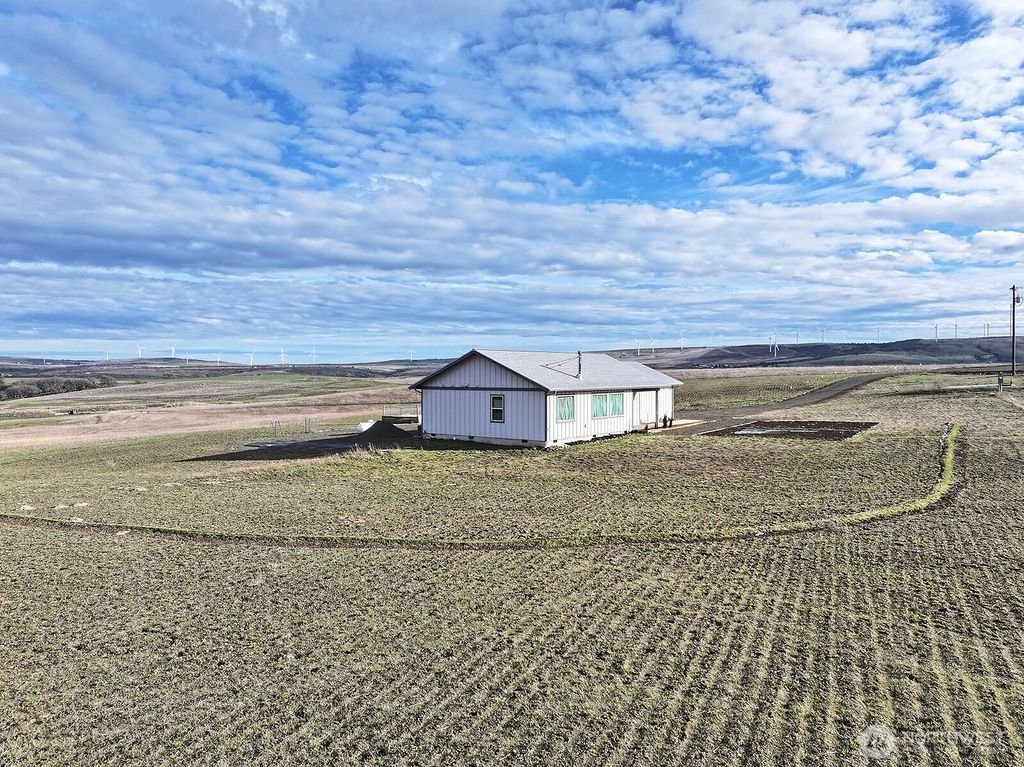 Photo of 15 Levin Lane, Goldendale, WA 98620 (MLS # 2487198)