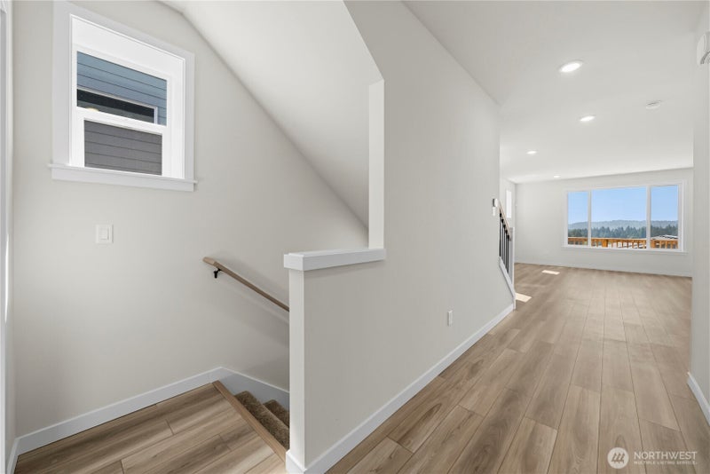 2031 NE Norseman Way