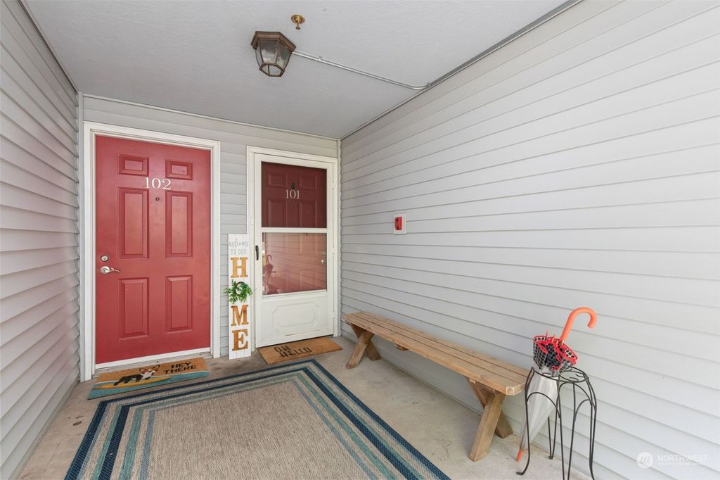 Photo of 28701 6th Place S #101, Des Moines, WA 98198 (MLS # 2230721)