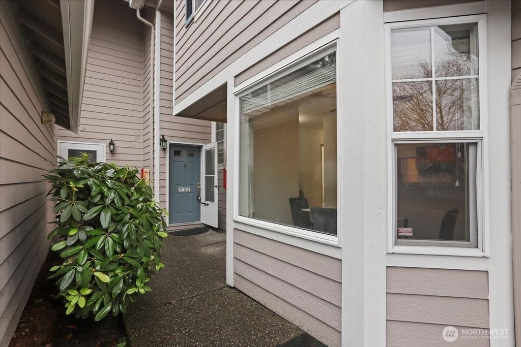 Photo of 7113 171ST LN NE Ln, Kenmore, WA 98028 (MLS # 2331303)