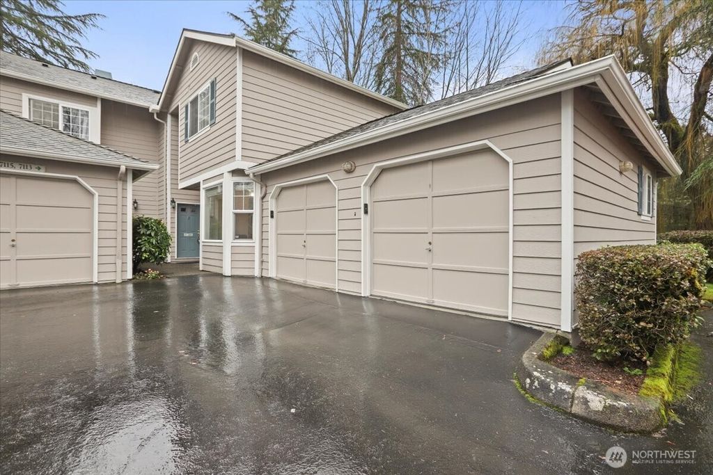 Photo of 7113 171ST LN NE Ln, Kenmore, WA 98028 (MLS # 2331303)