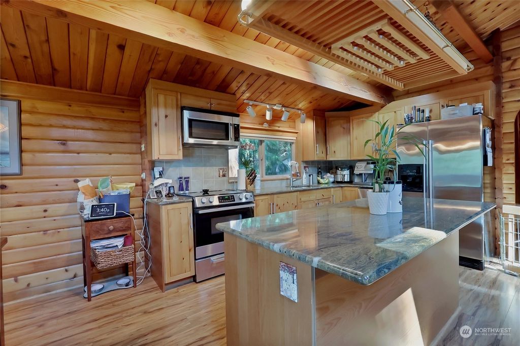 listing image 9365074908239453150